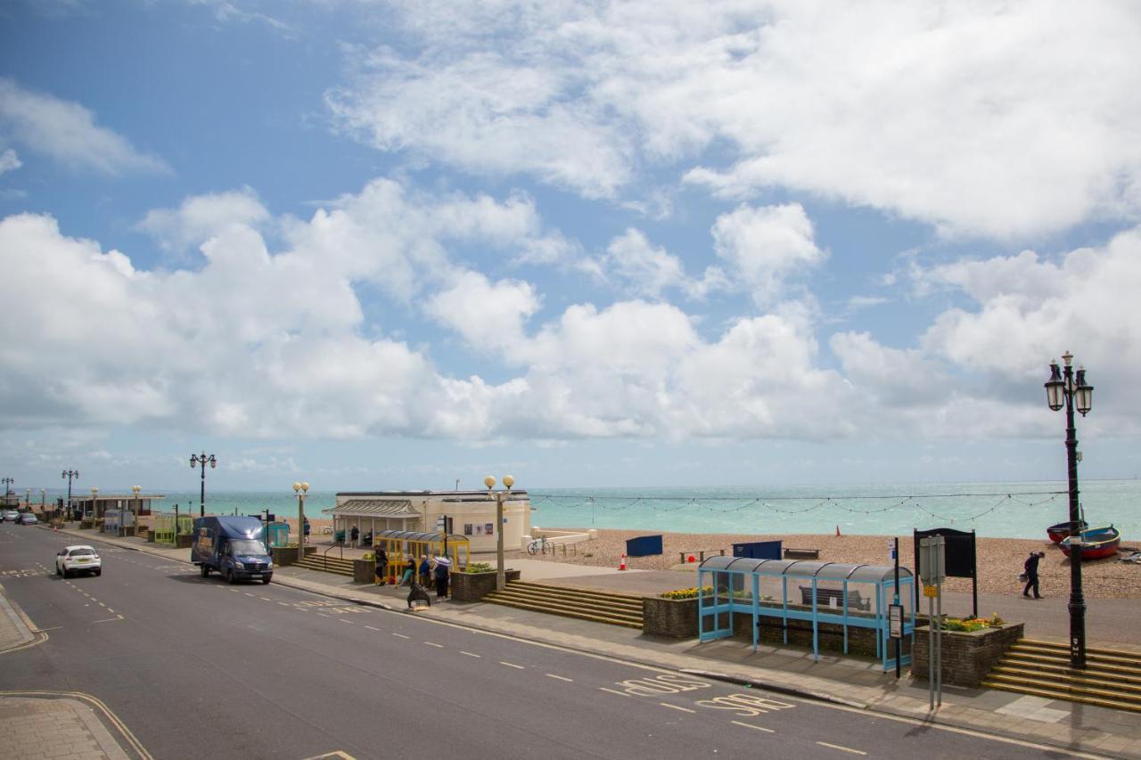 Lovely 3-bedroom With Stunning Sea Views Apartment *