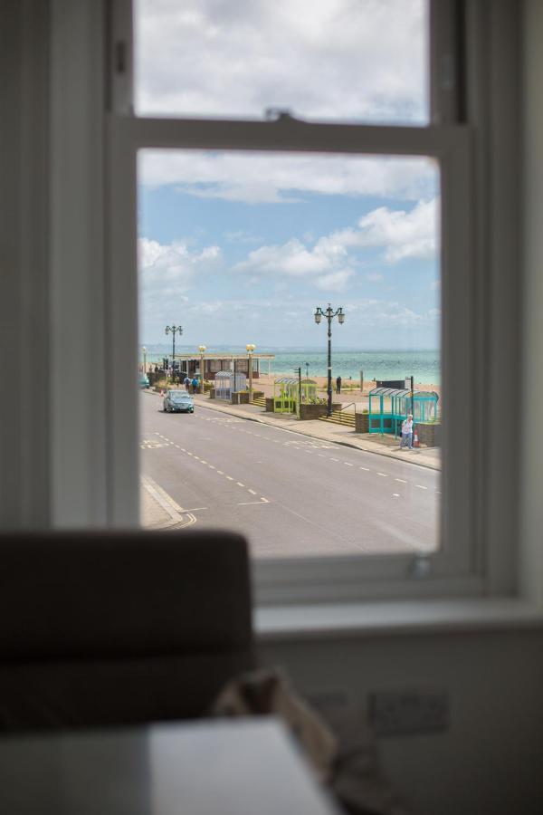 Apartment Lovely 3-bedroom With Stunning Sea Views *