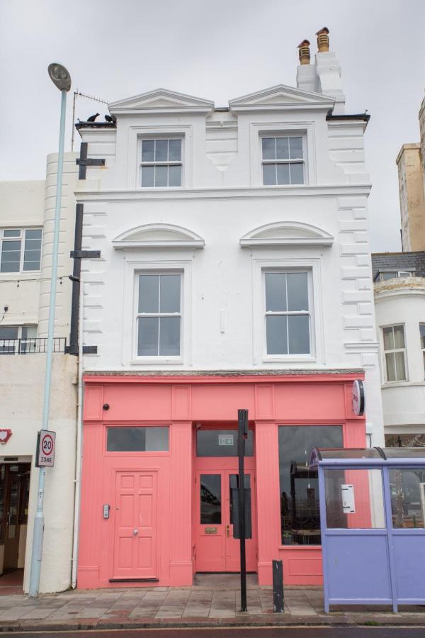 Lovely 3-bedroom With Stunning Sea Views *