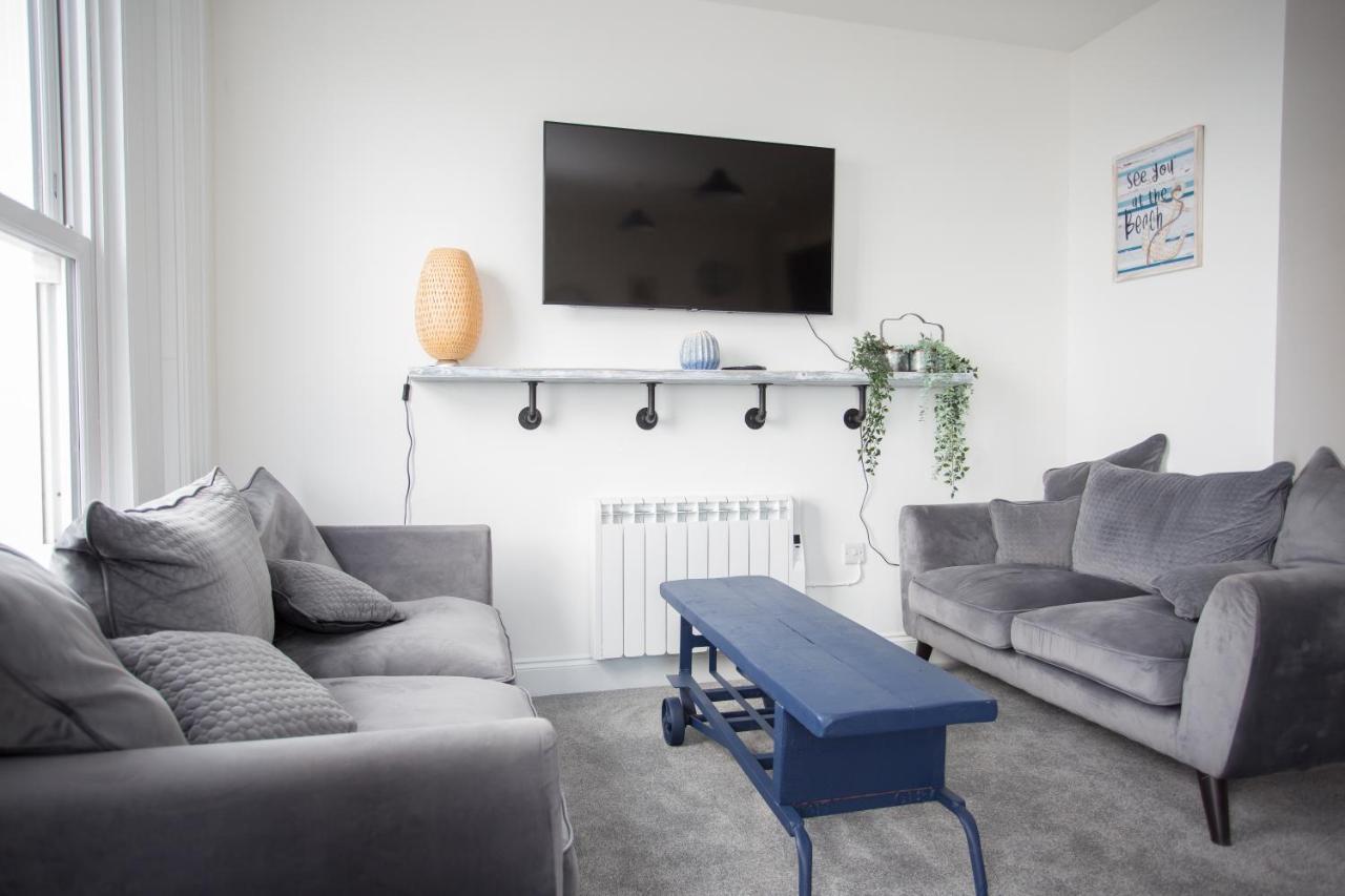 Lovely 3-bedroom With Stunning Sea Views Apartment