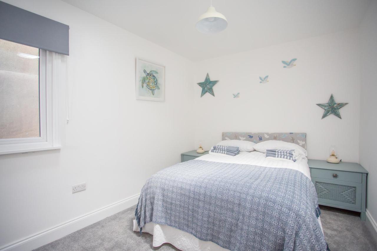 Lovely 3-bedroom With Stunning Sea Views Apartment *